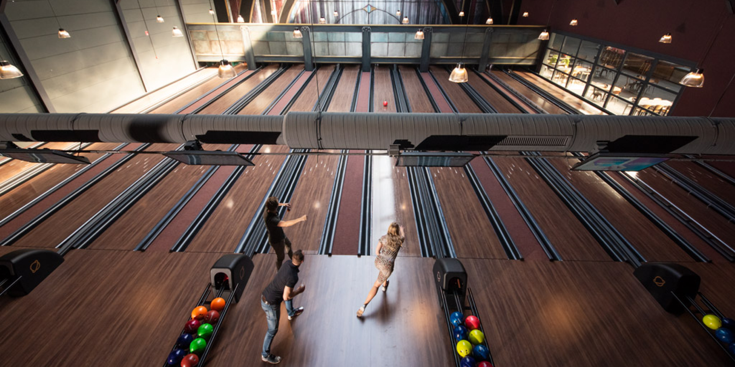 Bowling-at-planet-awesome-nijmegen-with-ambient-lighting